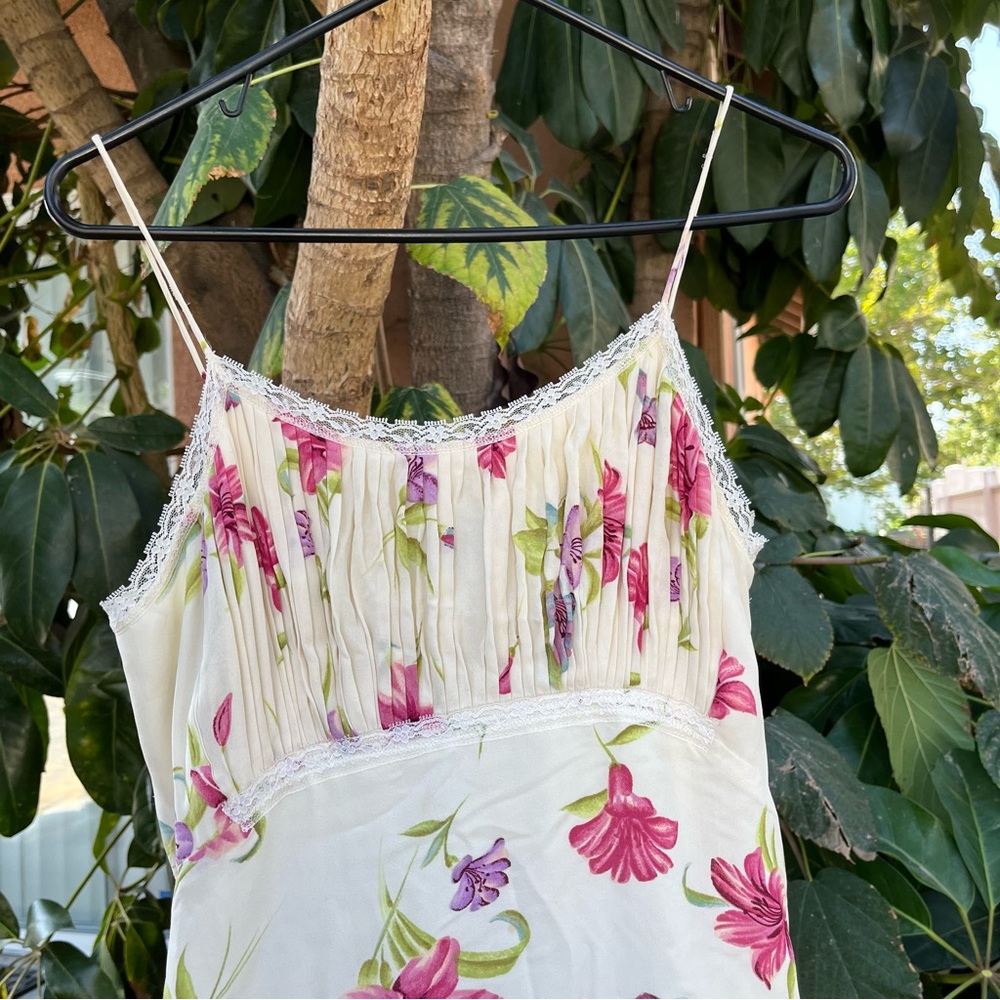 Pastel yellow floral dress ! - Picture 2 of 6